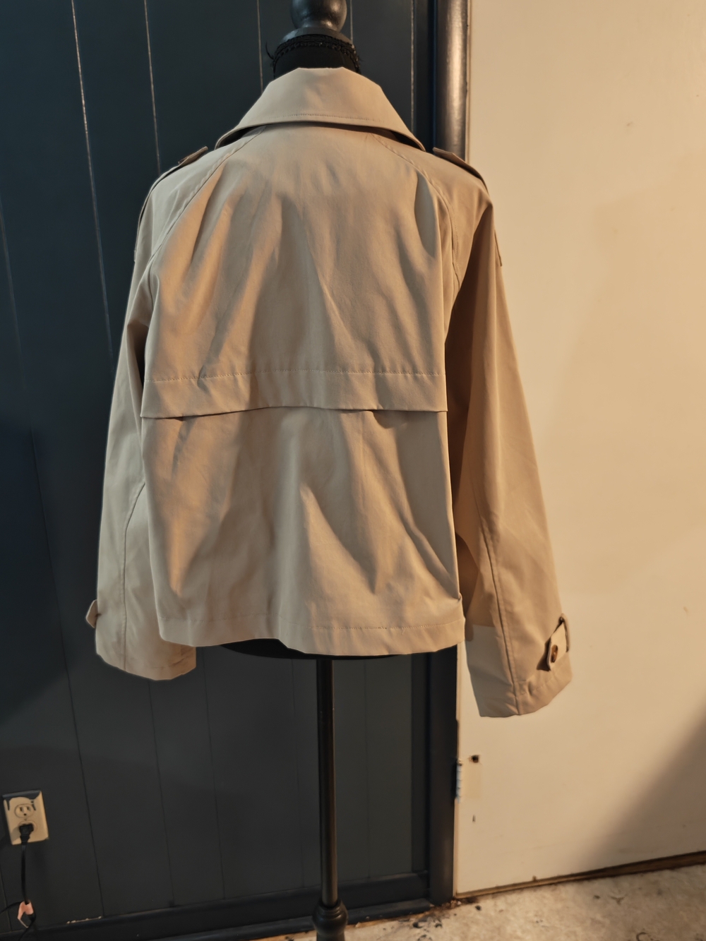 Rebecca Minkoff Khaki Cropped Double-Breasted Trench Jacket - Picture 6 of 8